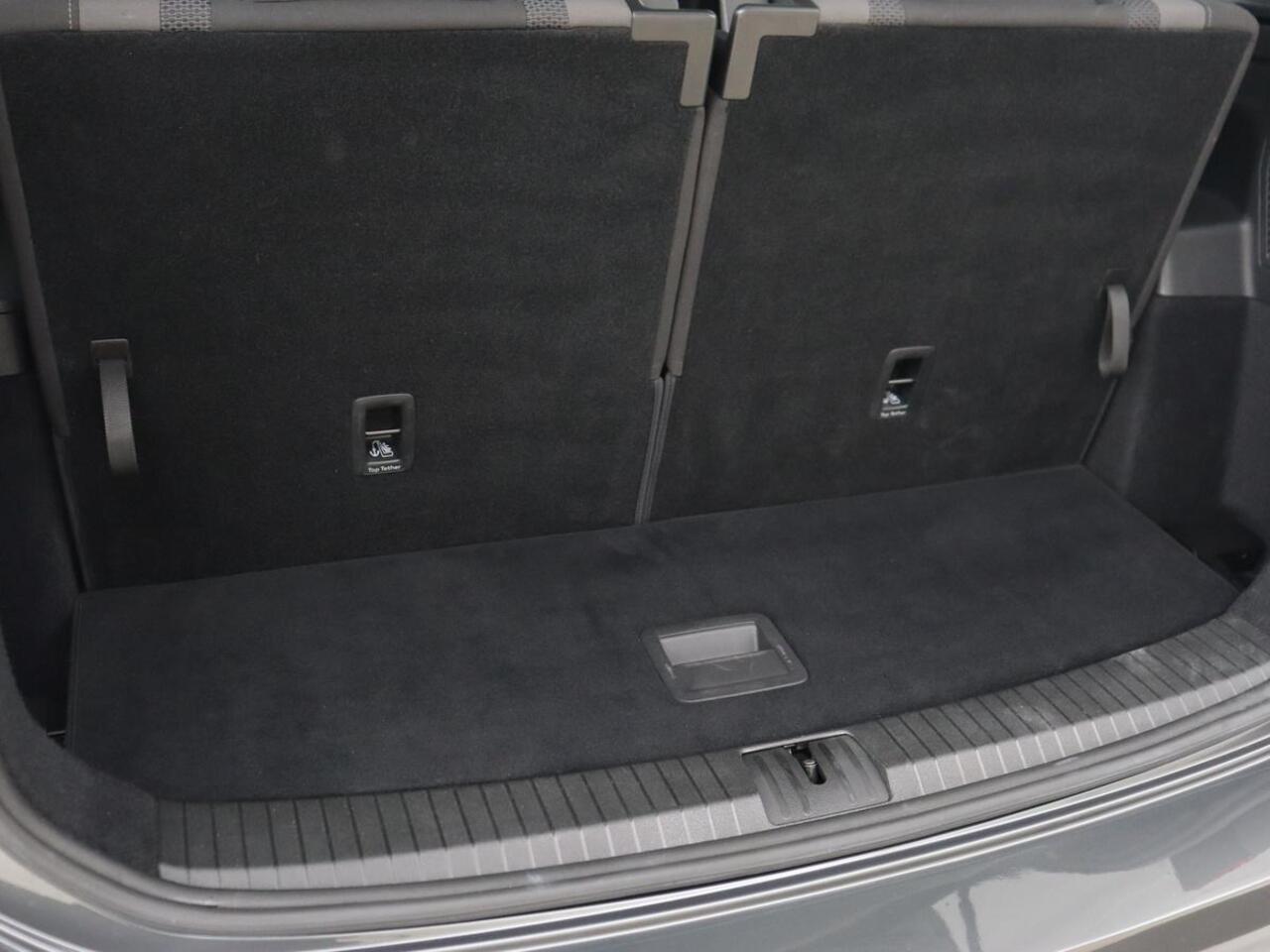 Volkswagen TOURAN 1.2 TSI Comfortline 7-persoons | Trekhaak | Carplay | Climate control | Cruise control | Bluetooth