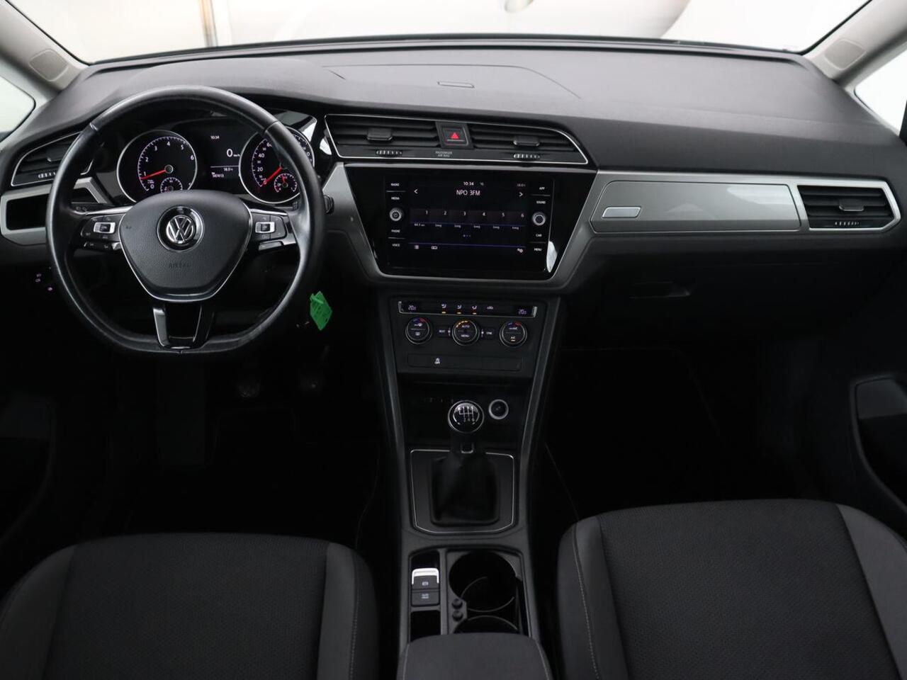 Volkswagen TOURAN 1.2 TSI Comfortline 7-persoons | Trekhaak | Carplay | Climate control | Cruise control | Bluetooth