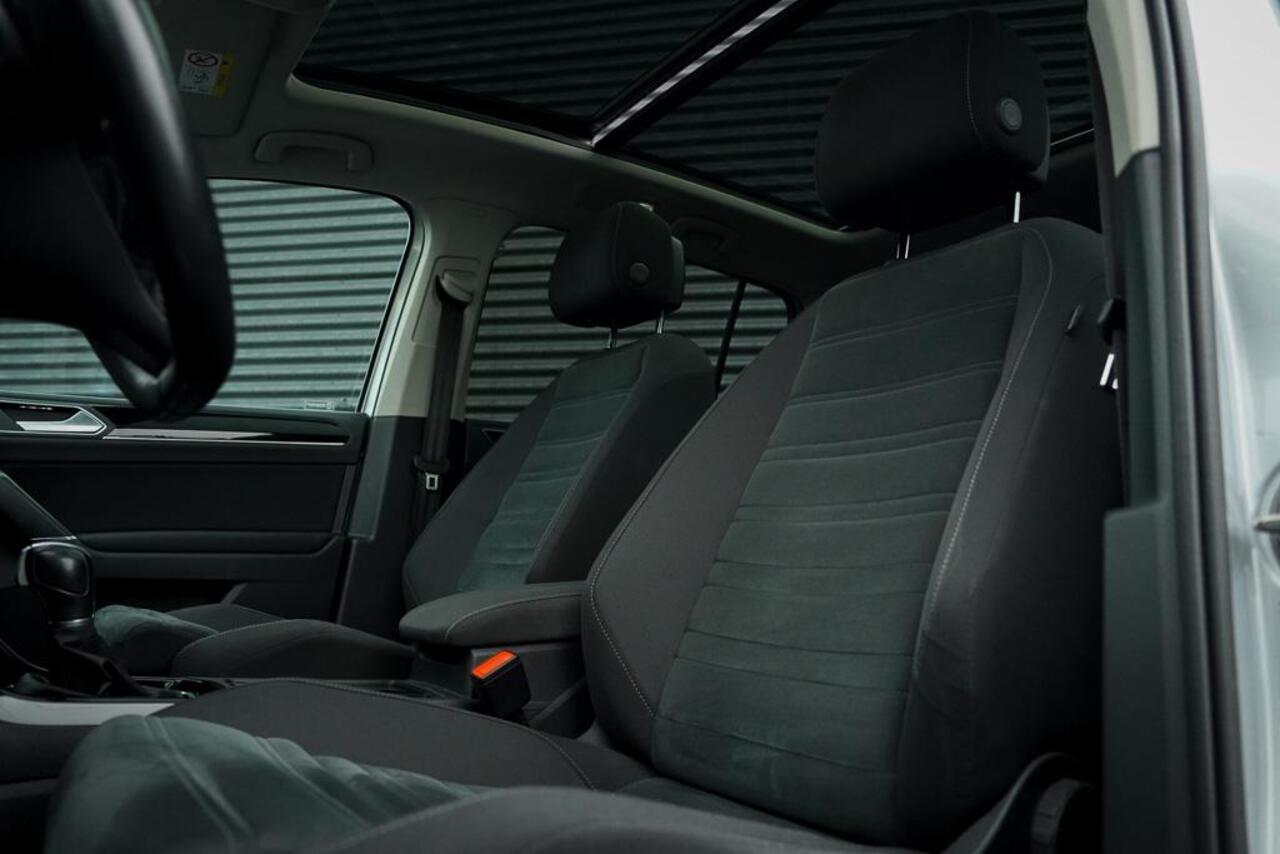 Volkswagen TOURAN 1.8 TSI Highline Business R 7p / Stoel&Stuurverwarming / Pano