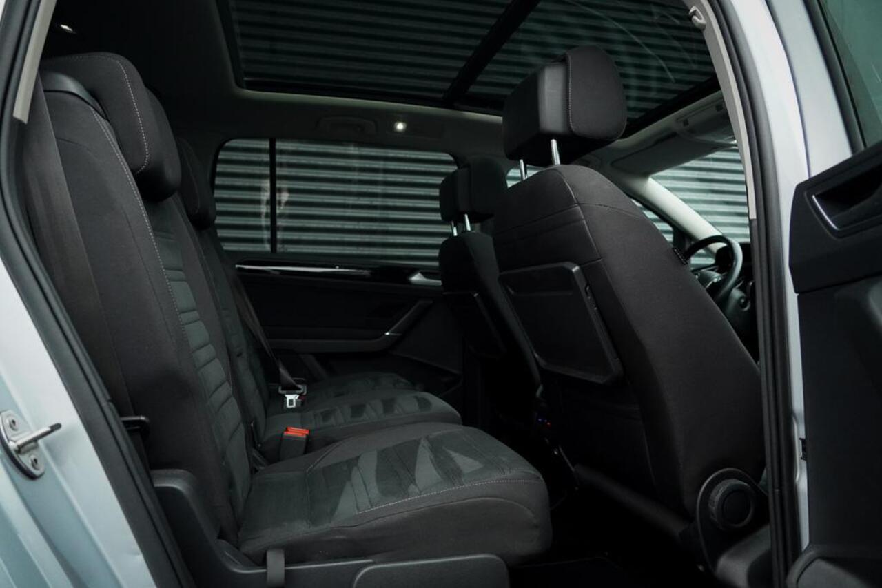 Volkswagen TOURAN 1.8 TSI Highline Business R 7p / Stoel&Stuurverwarming / Pano