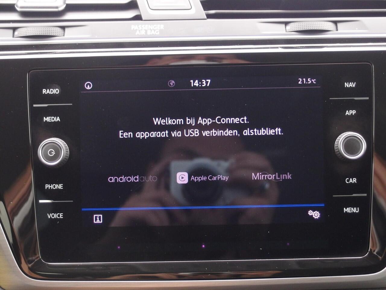 Volkswagen TOURAN 1.5 TSI 150PK Comfortline Business 7p CAMERA / STOELVERW / DAB+ / ACC / PDC / BLUETOOTH / CRUISE / NL-AUTO