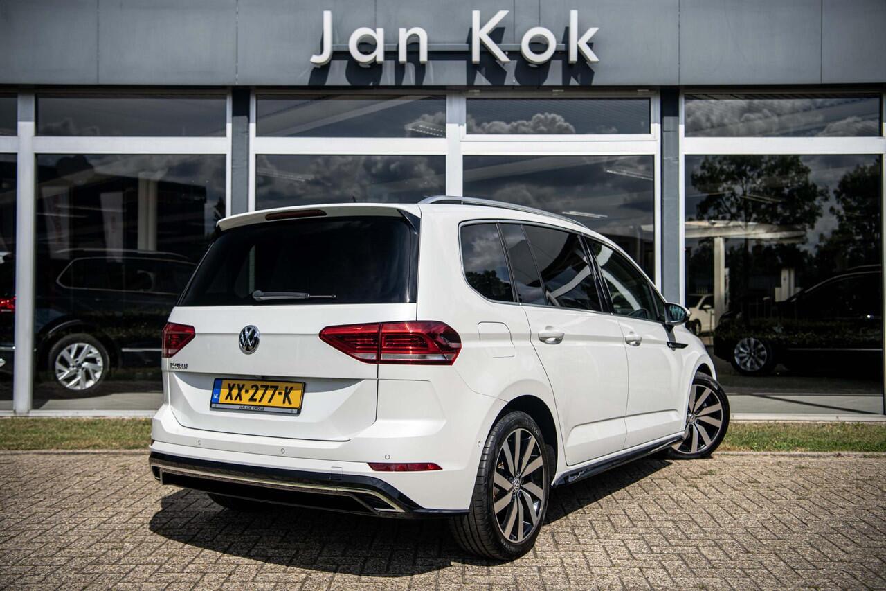 Volkswagen TOURAN 1.5 TSi 150 pk Highline Business R 7p | Keyless | Full LED | Camera | Stoelverwarming