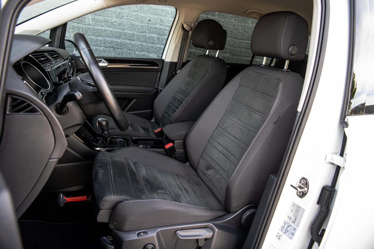 Volkswagen TOURAN 1.5 TSi 150 pk Highline Business R 7p | Keyless | Full LED | Camera | Stoelverwarming