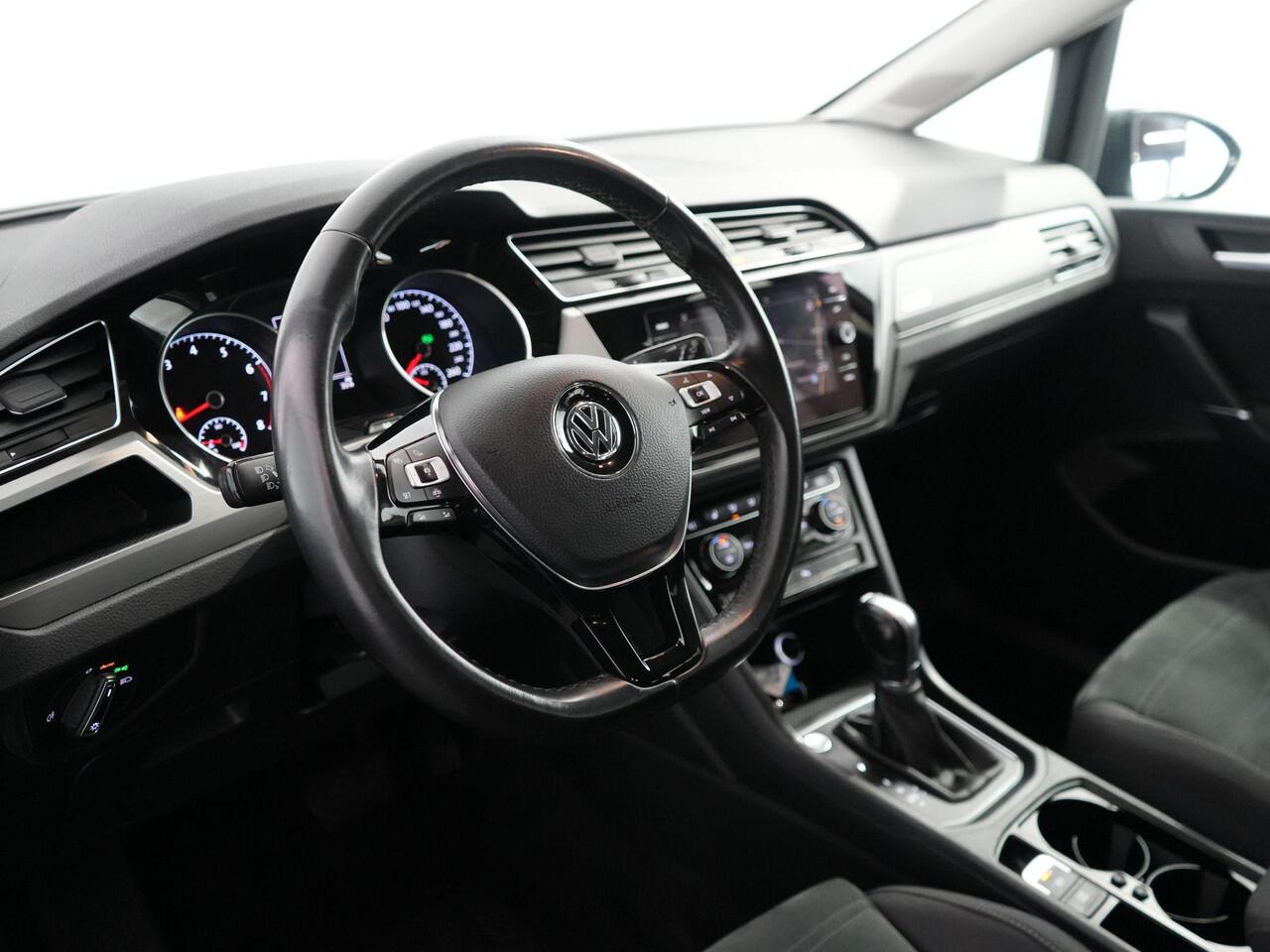 Volkswagen TOURAN 1.5 TSI Highline Business R 7p | Led | ACC | Alcantara | Carplay |