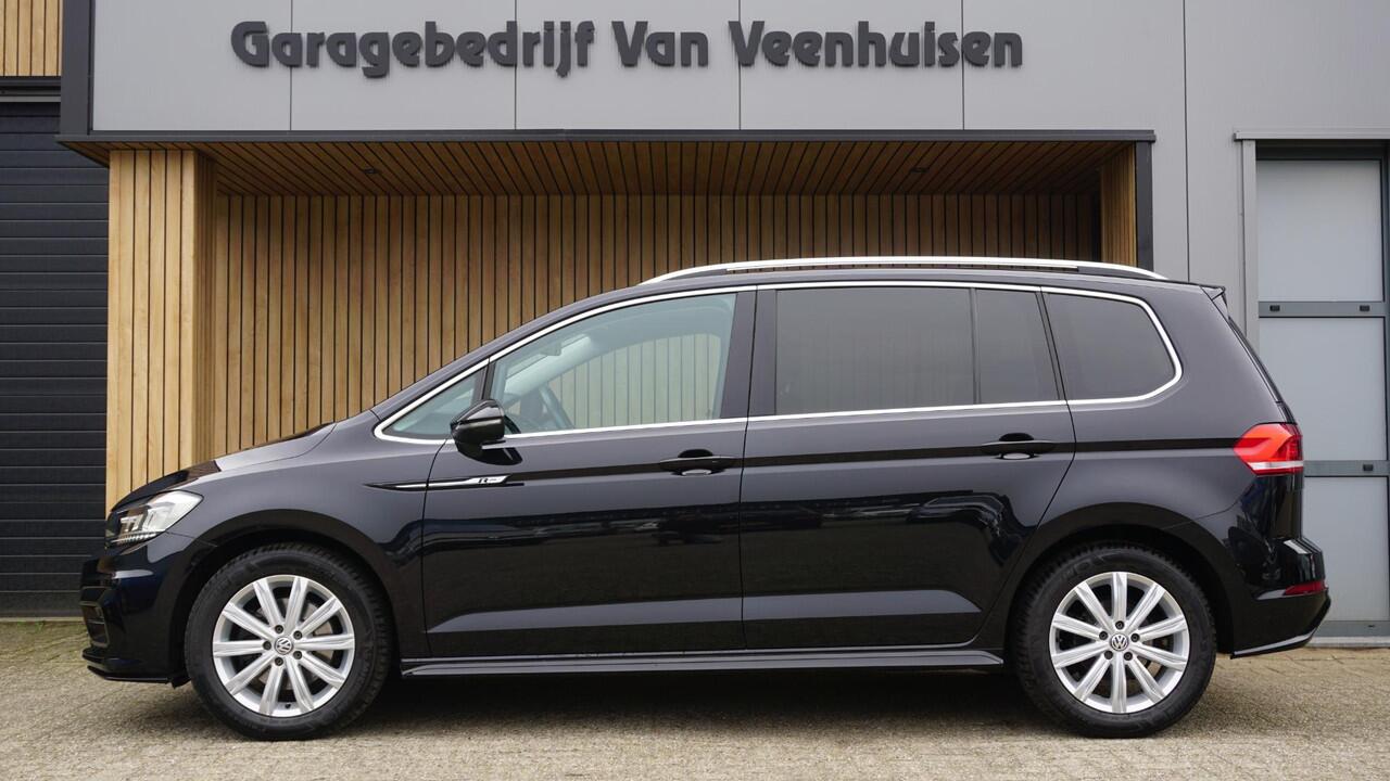 Volkswagen TOURAN 1.5 TSI 150PK 7-Zits DSG R-Line & Highline LED Keyless 17inch LM Stoel & Stuurverwarming *Unieke nette staat*