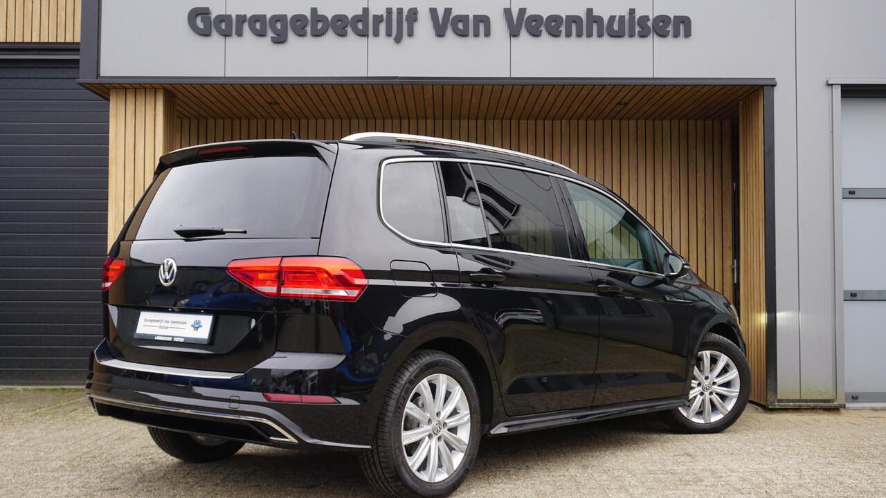 Volkswagen TOURAN 1.5 TSI 150PK 7-Zits DSG R-Line & Highline LED Keyless 17inch LM Stoel & Stuurverwarming *Unieke nette staat*