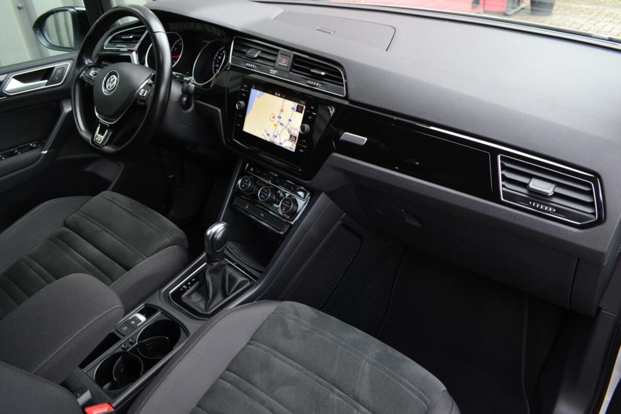 Volkswagen TOURAN 1.5 TSI DSG Highline R-Line LED/ACC/Keyless