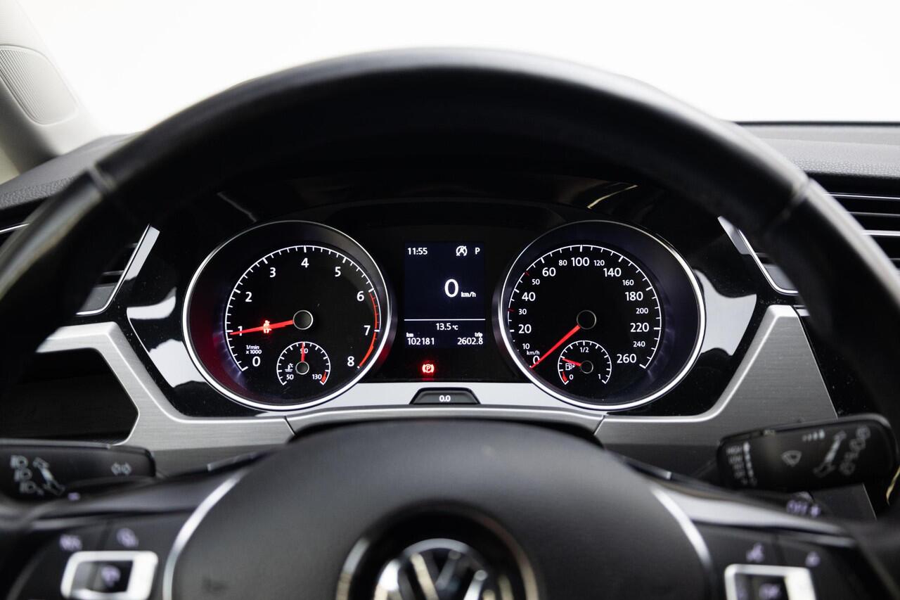 Volkswagen TOURAN 1.5 TSI Highline Business R 7p | Trekhaak |