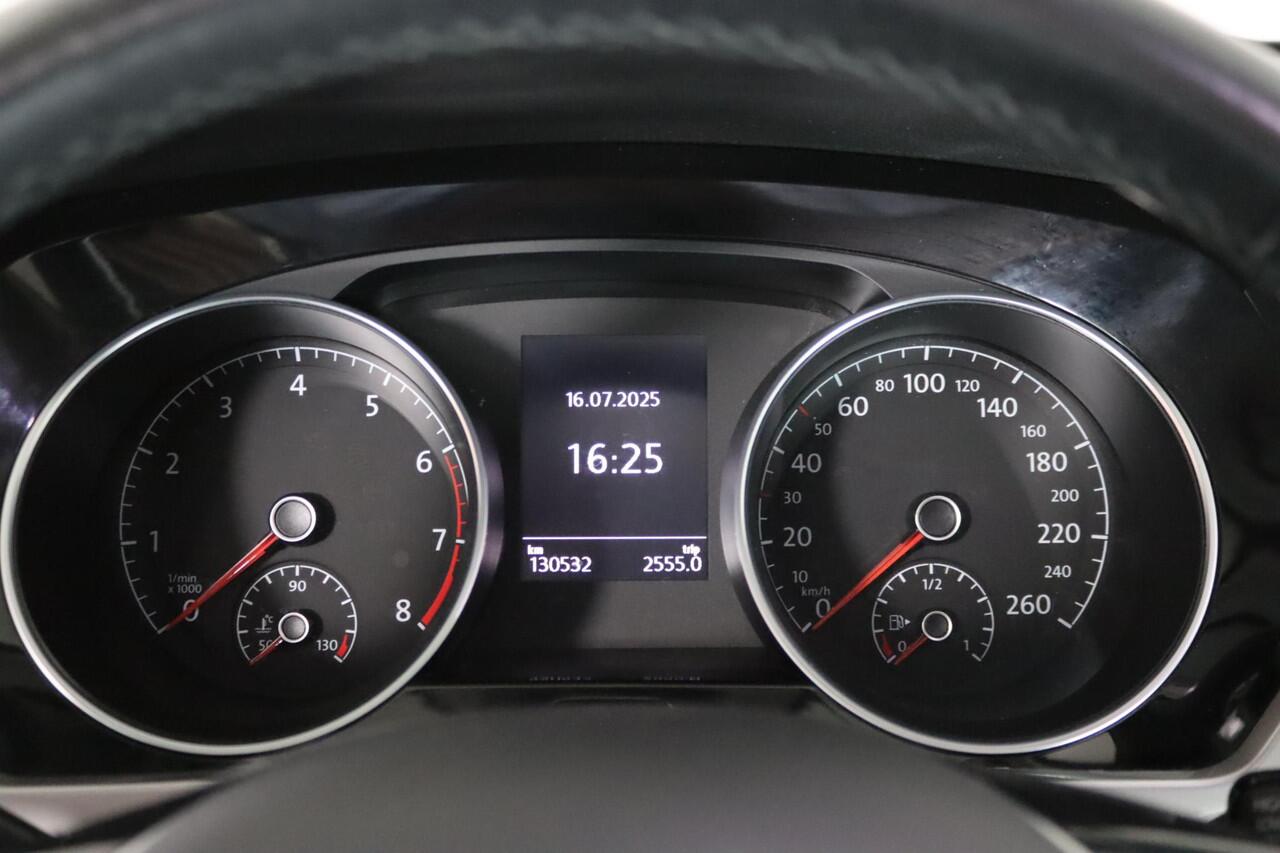 Volkswagen TOURAN 1.5 TSI Comfortline, 7-Persoons, Panoramadak, Apple CarPlay/Android Auto, Bluetooth