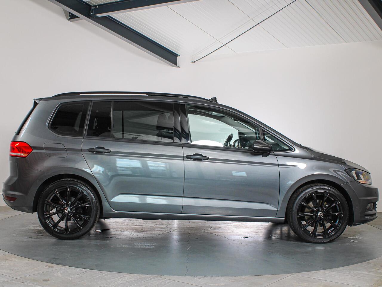 Volkswagen TOURAN 1.5 TSI Comfortline, 7-Persoons, Panoramadak, Apple CarPlay/Android Auto, Bluetooth