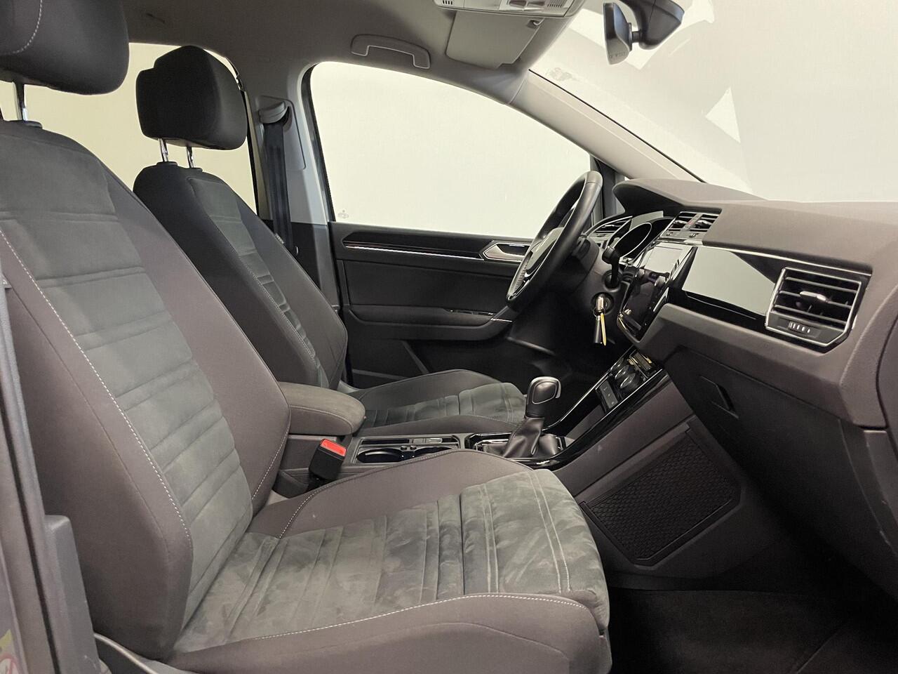 Volkswagen TOURAN 1.5 TSI DSG Highline | Navigatie | Parkeersensoren | Cruise Control | Blind Spot Assist | Stoelverwarming | ErgoActive stoelen | Climate Control