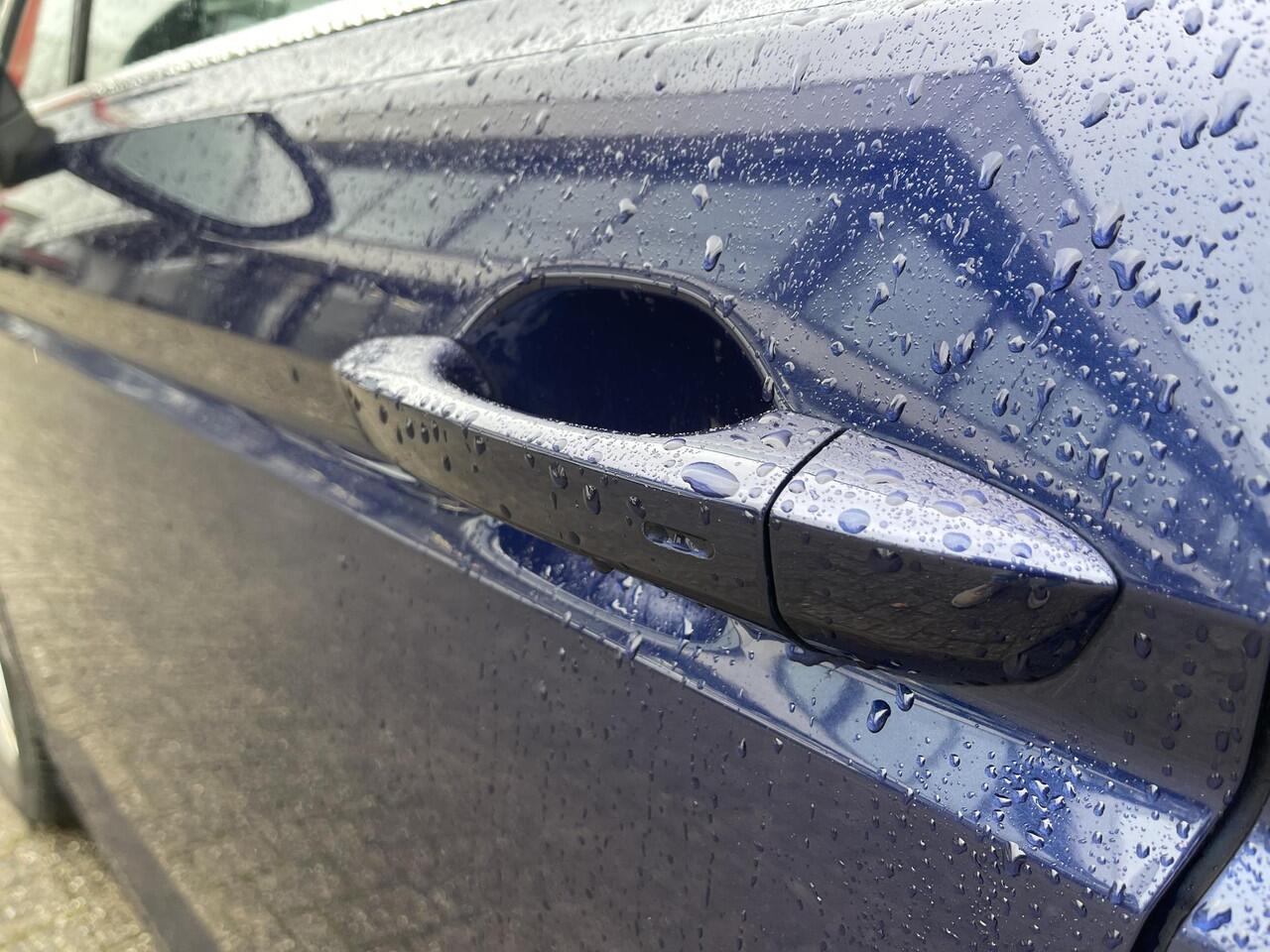 Volkswagen TOURAN 1.5 TSI Highline 7p 16"/Stoel + stuurverwarming + massage/Keyless/Elektrische klep/PDC v+a/Apple Carplay & Android Auto