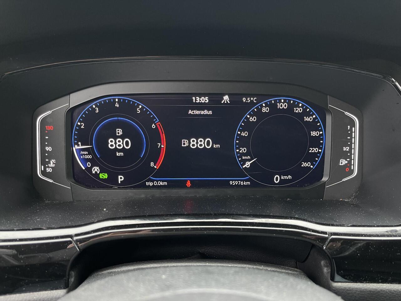 Volkswagen TOURAN 1.5 TSI Highline 7p 16"/Stoel + stuurverwarming + massage/Keyless/Elektrische klep/PDC v+a/Apple Carplay & Android Auto