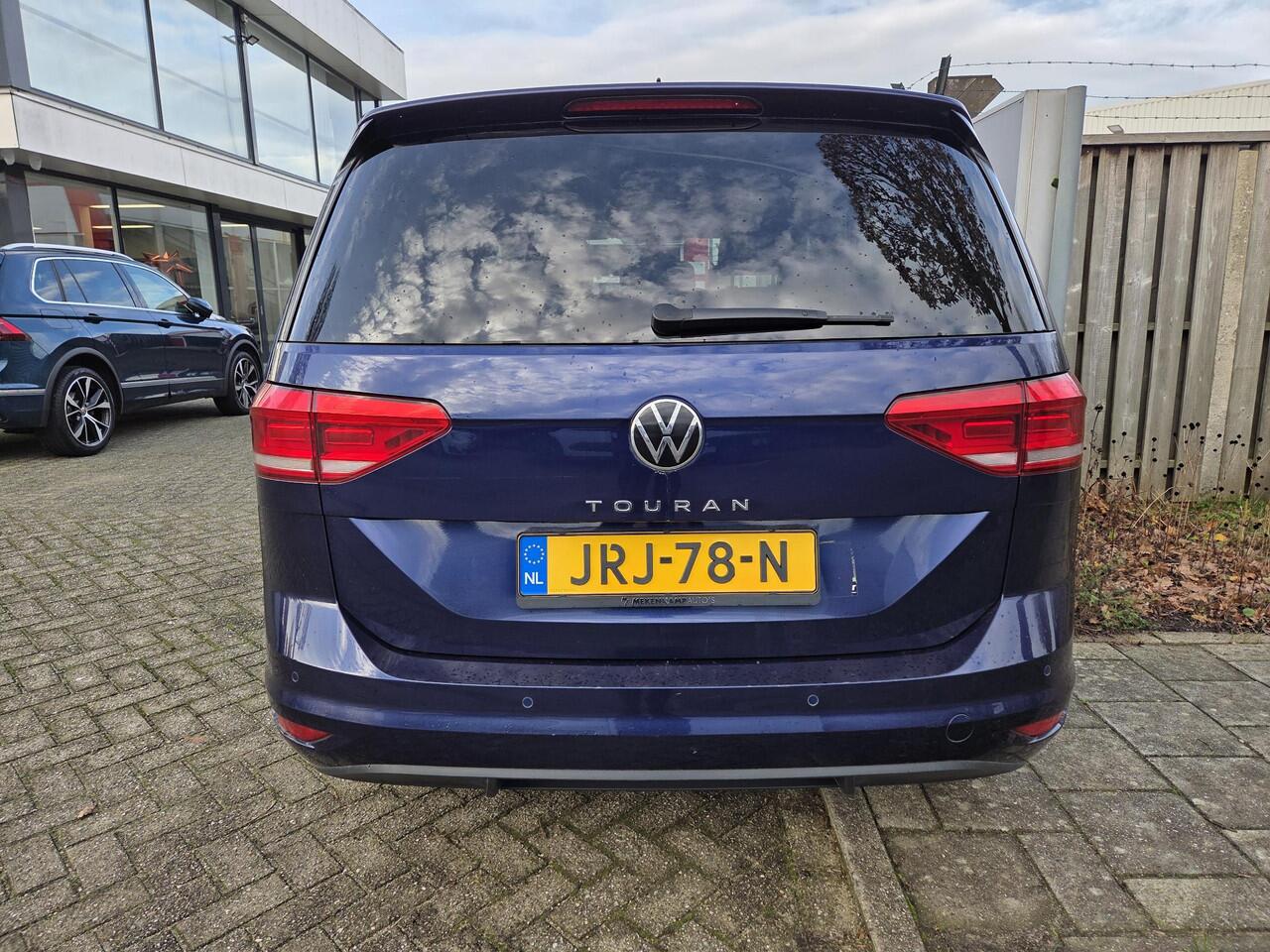 Volkswagen TOURAN 1.5 TSI Highline 7p 16"/Stoel + stuurverwarming + massage/Keyless/Elektrische klep/PDC v+a/Apple Carplay & Android Auto