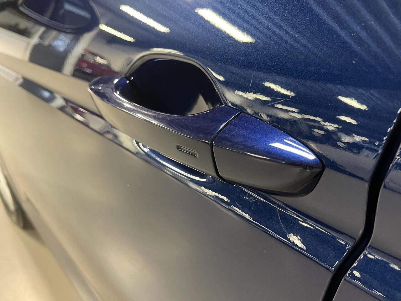 Volkswagen TOURAN 1.5 TSI Highline 7p 16"/Stoel + stuurverwarming + massage/Keyless/Elektrische klep/PDC v+a/Apple Carplay & Android Auto