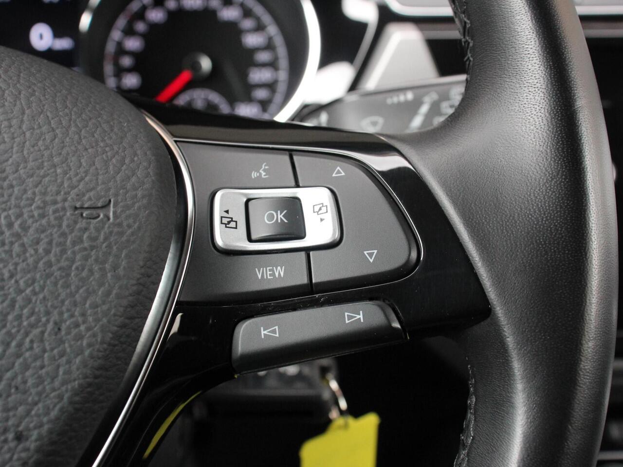 Volkswagen TOURAN 1.5 TSI 150pk DSG Comfortline Plus 7p | Navigatie | Apple Carplay/Android Auto | Wegklapbare trekhaak | Parkeersensoren | Adaptive Cruise Control | Stoelverwarming | Getinte ramen | Climate Control