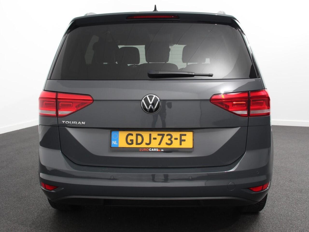 Volkswagen TOURAN 1.5 TSI 150pk DSG Comfortline Plus 7p | Navigatie | Apple Carplay/Android Auto | Wegklapbare trekhaak | Parkeersensoren | Adaptive Cruise Control | Stoelverwarming | Getinte ramen | Climate Control