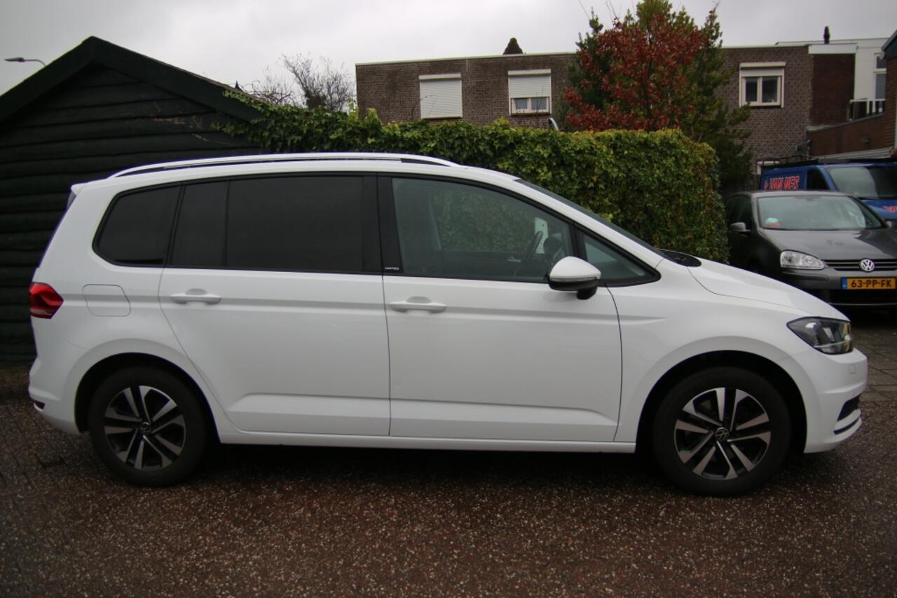 Volkswagen TOURAN United | 7-Persoons | Apple carplay | Trekhaak |