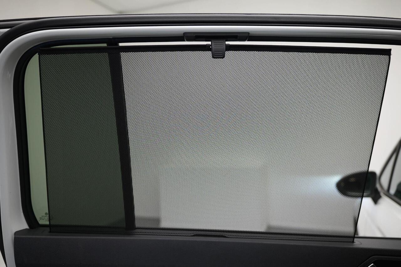 Volkswagen TOURAN 1.5 TSI Business 7p |Pano|Virtual|Keyless|Dodehoek|ACC|Camera|