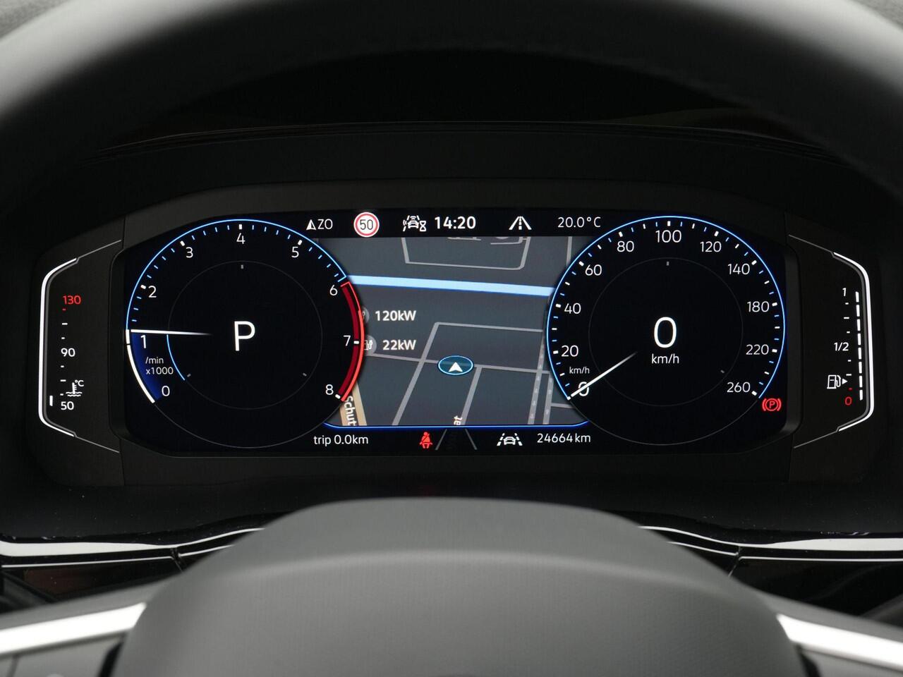 Volkswagen TOURAN 7-zits 1.5 TSI 150 pk DSG Highline | Panoramadak | Trekhaak | Stoelverwarming | Sportonderstel | Side Assist | Black Style