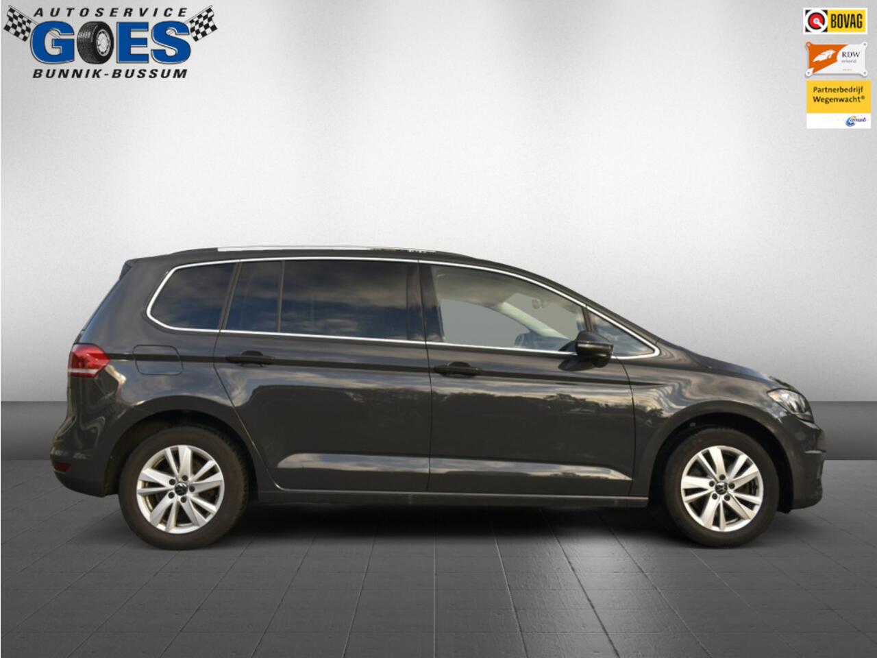 Volkswagen TOURAN III Highline BMT | 7 Persoons | PDC | Carplay | Adaptive