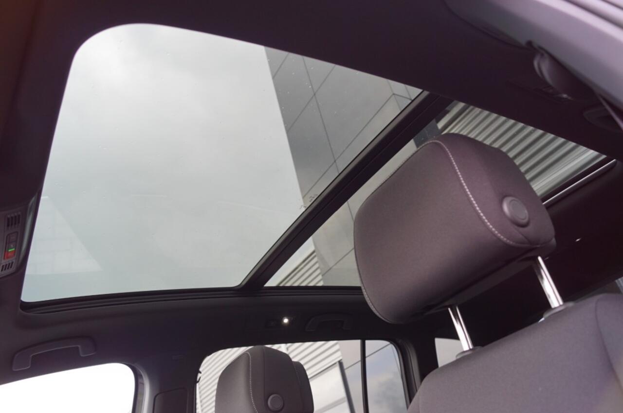 Volkswagen TOURAN 1.5 TSI DSG R-Line / 7Pers./Panodak /trekhaak wegkl./ACC/Side-as