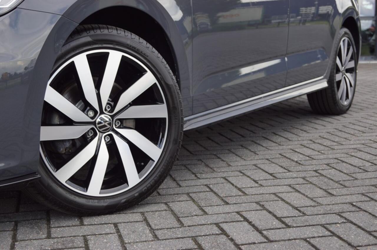 Volkswagen TOURAN 1.5 TSI DSG R-Line / 7Pers./Panodak /trekhaak wegkl./ACC/Side-as