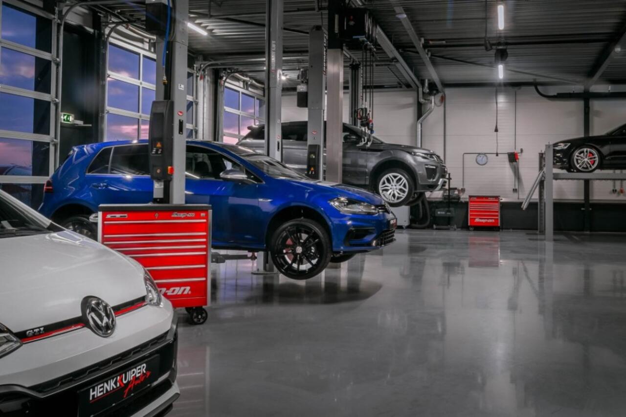 Volkswagen TOURAN 1.5 TSI DSG R-Line / 7Pers./Panodak /ACC/Side-assist / El. A-Kle