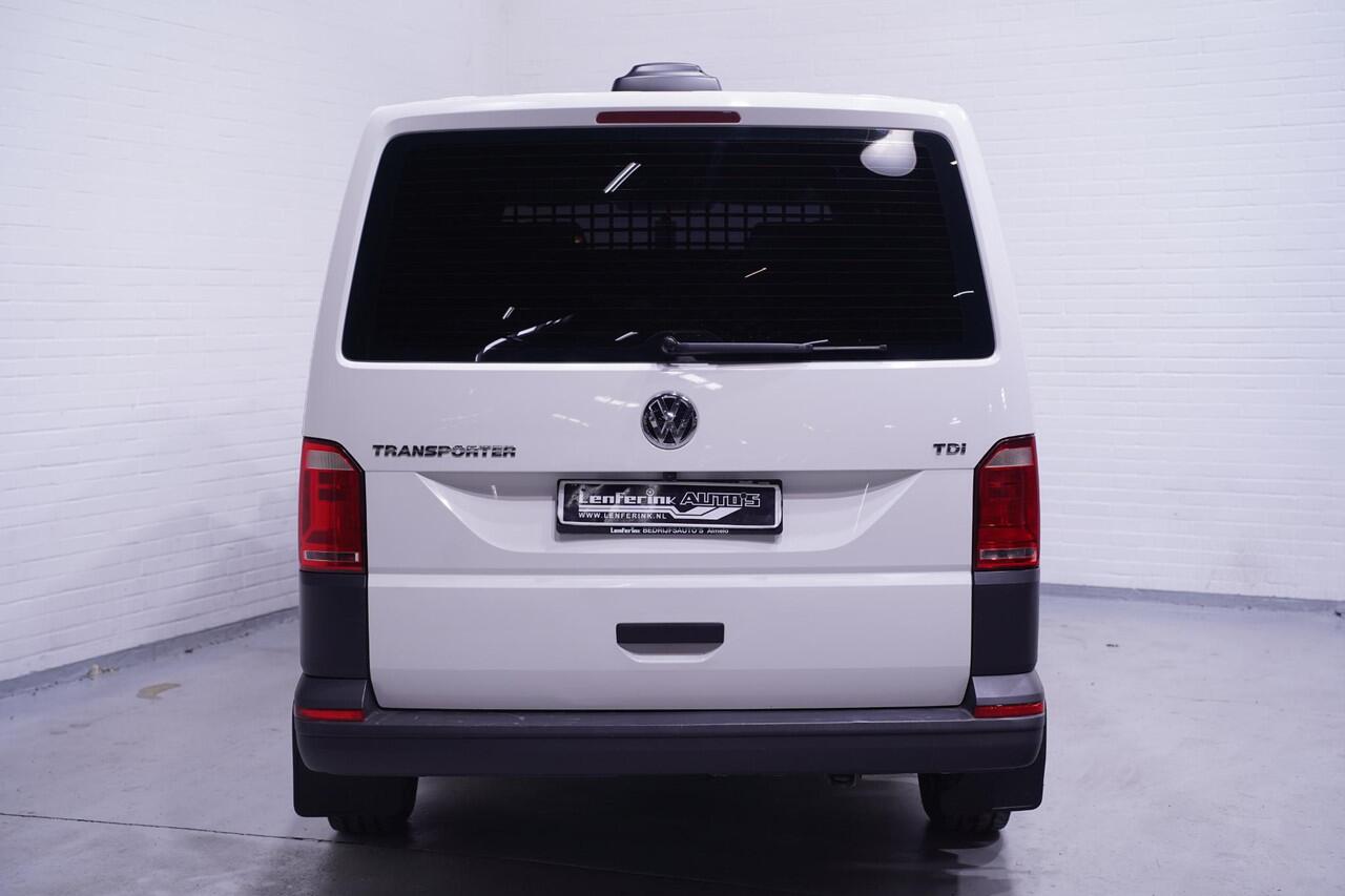 Volkswagen TRANSPORTER 2.0 TDI 115 pk L1H1 Dubbel Cabine 2x Schuifdeur Navi, Camera, Apple Carplay, 5-Zits