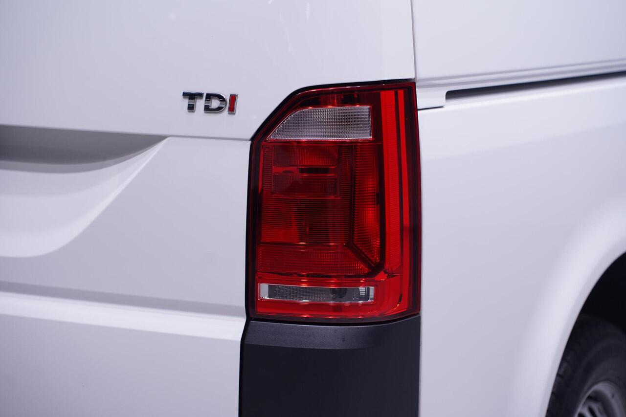 Volkswagen TRANSPORTER 2.0 TDI 150 pk DSG Aut. L1H1 Windowvan Airco, Cruise Control, Trekhaak 2.500 kg, PDC V+A, 3-Zits