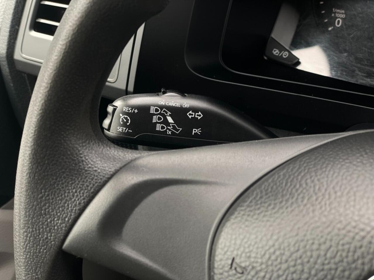 Volkswagen TRANSPORTER 2.0 TDI 84KW L2H1 LANG CRUISE AIRCO PDC