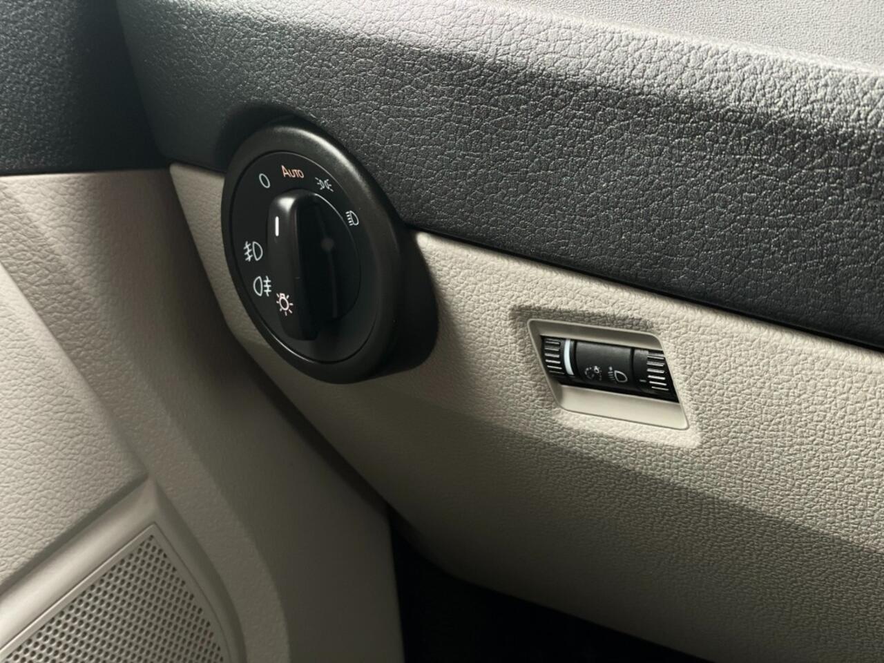 Volkswagen TRANSPORTER 2.0 TDI 84KW L2H1 LANG CRUISE AIRCO PDC