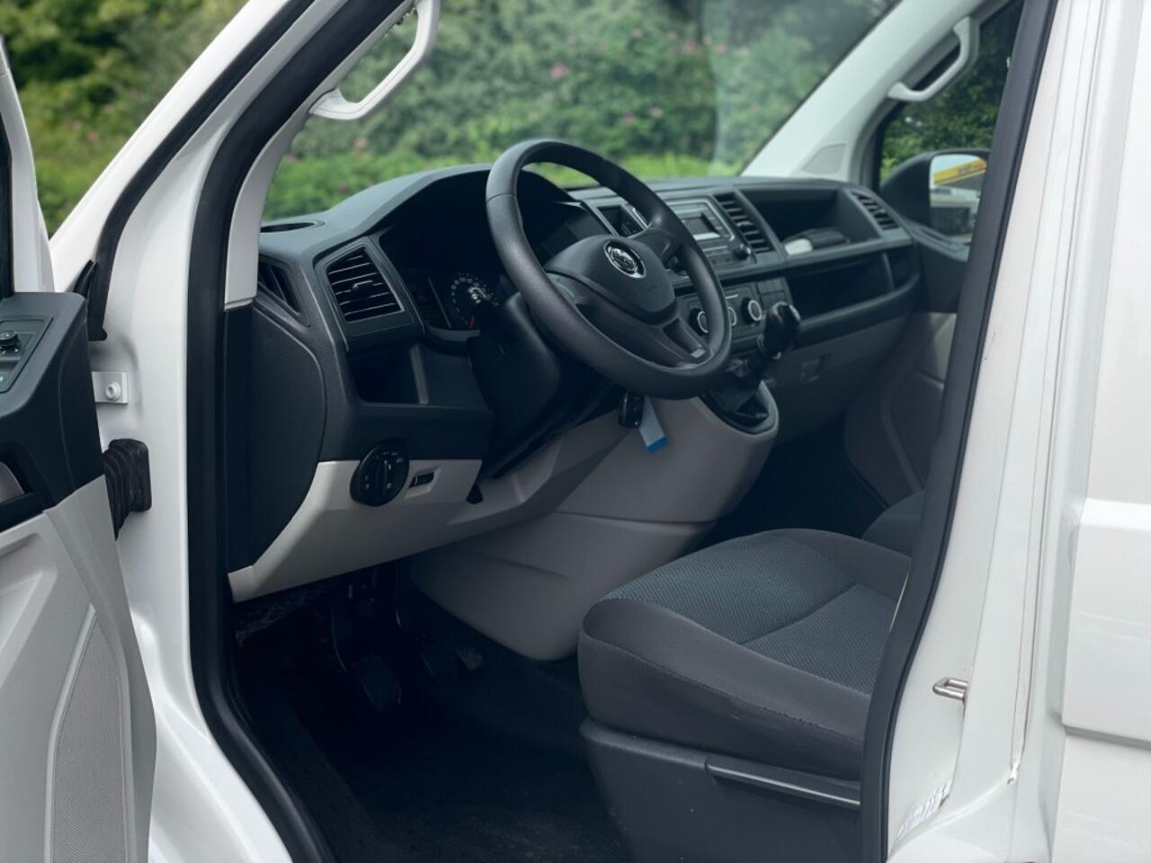 Volkswagen TRANSPORTER 2.0 TDI 84KW L2H1 LANG CRUISE AIRCO PDC