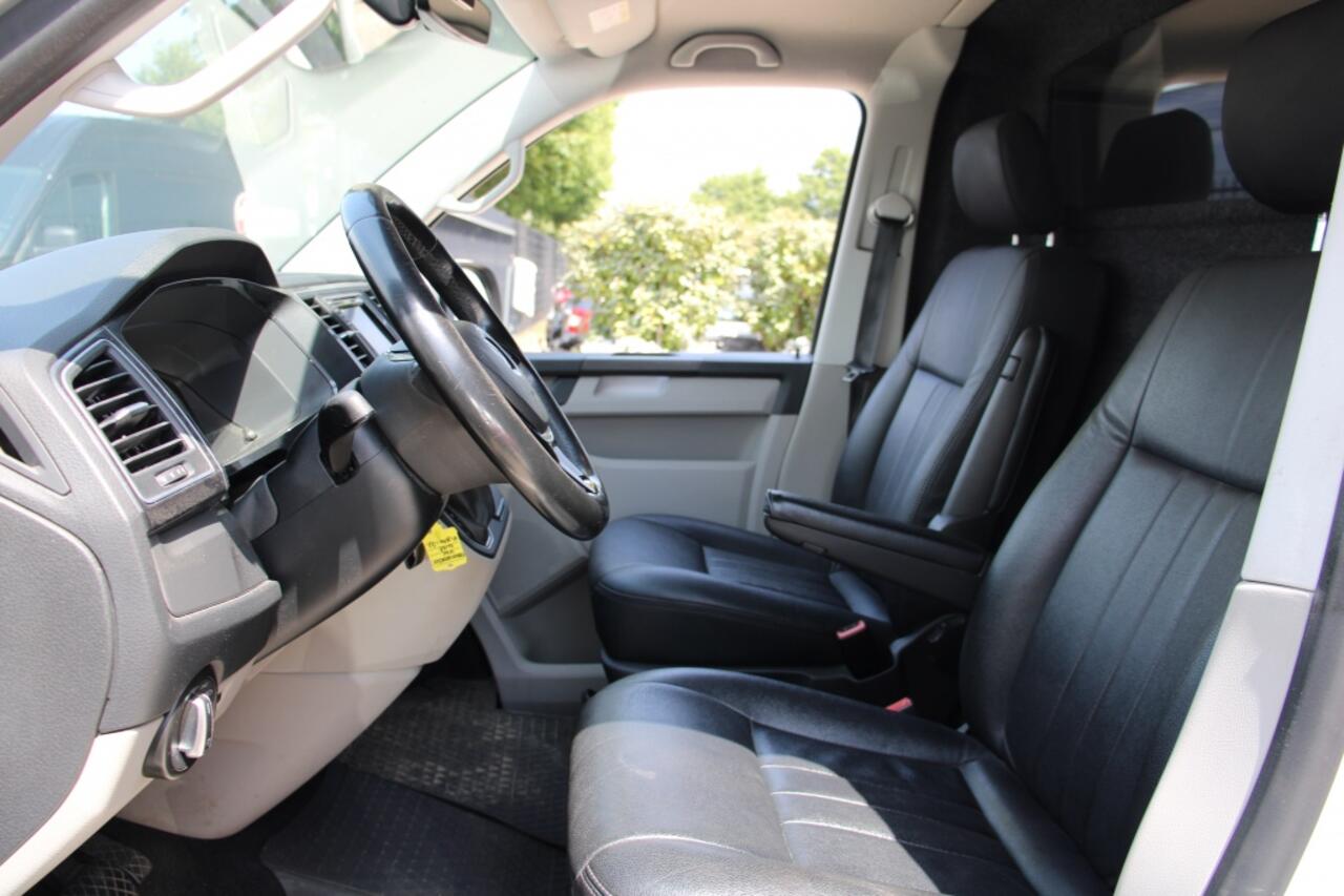 Volkswagen TRANSPORTER 2.0 TDI L1H1 Trendl. automaat /zeer mooi / trekhaak