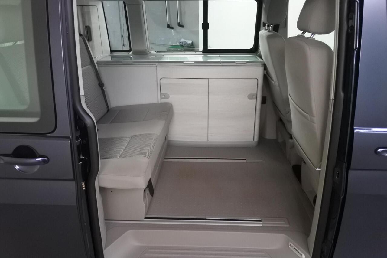 Volkswagen TRANSPORTER 2.0 TSi 150pk California Coast