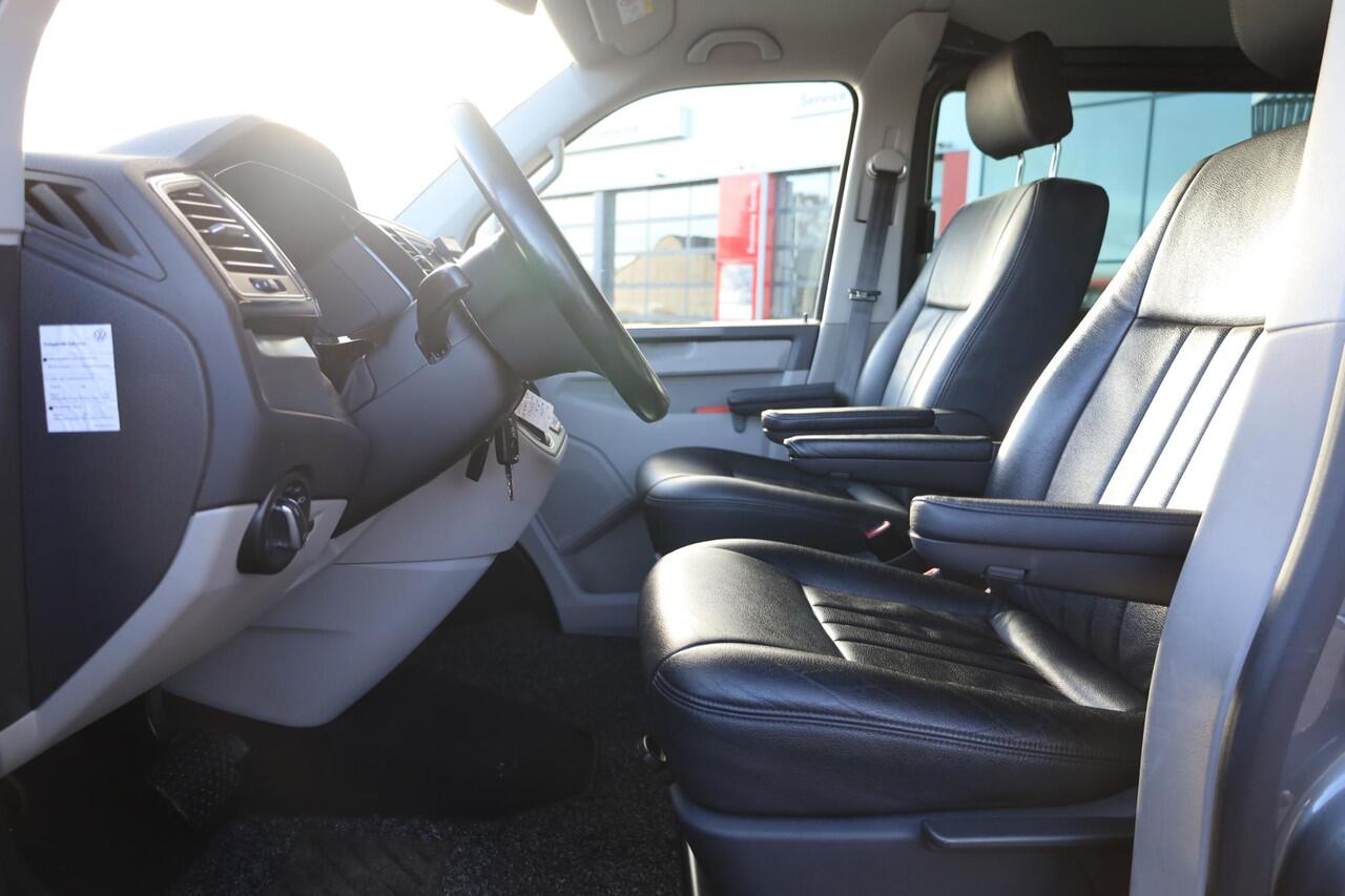 Volkswagen TRANSPORTER 2.0 TDI L2H1 DC 4Motion Highline 204PK / 150kW DSG, 4-motion 4 x 4 Dubbele cabine, trekhaak, achteruitrijcamera, parkeersensoren voor en achter (pdc), cruise control, verwarmbare voorruit, navigatie, DAB+, Apple Carplay / Android Auto, lederen bekleding, 