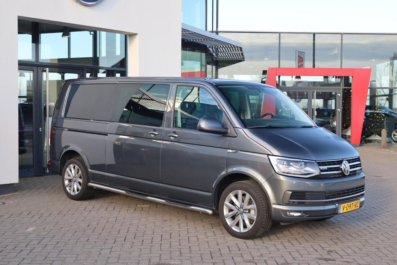 Volkswagen TRANSPORTER 2.0 TDI L2H1 DC 4Motion Highline 204PK / 150kW DSG, 4-motion 4 x 4 Dubbele cabine, trekhaak, achteruitrijcamera, parkeersensoren voor en achter (pdc), cruise control, verwarmbare voorruit, navigatie, DAB+, Apple Carplay / Android Auto, lederen bekleding, 