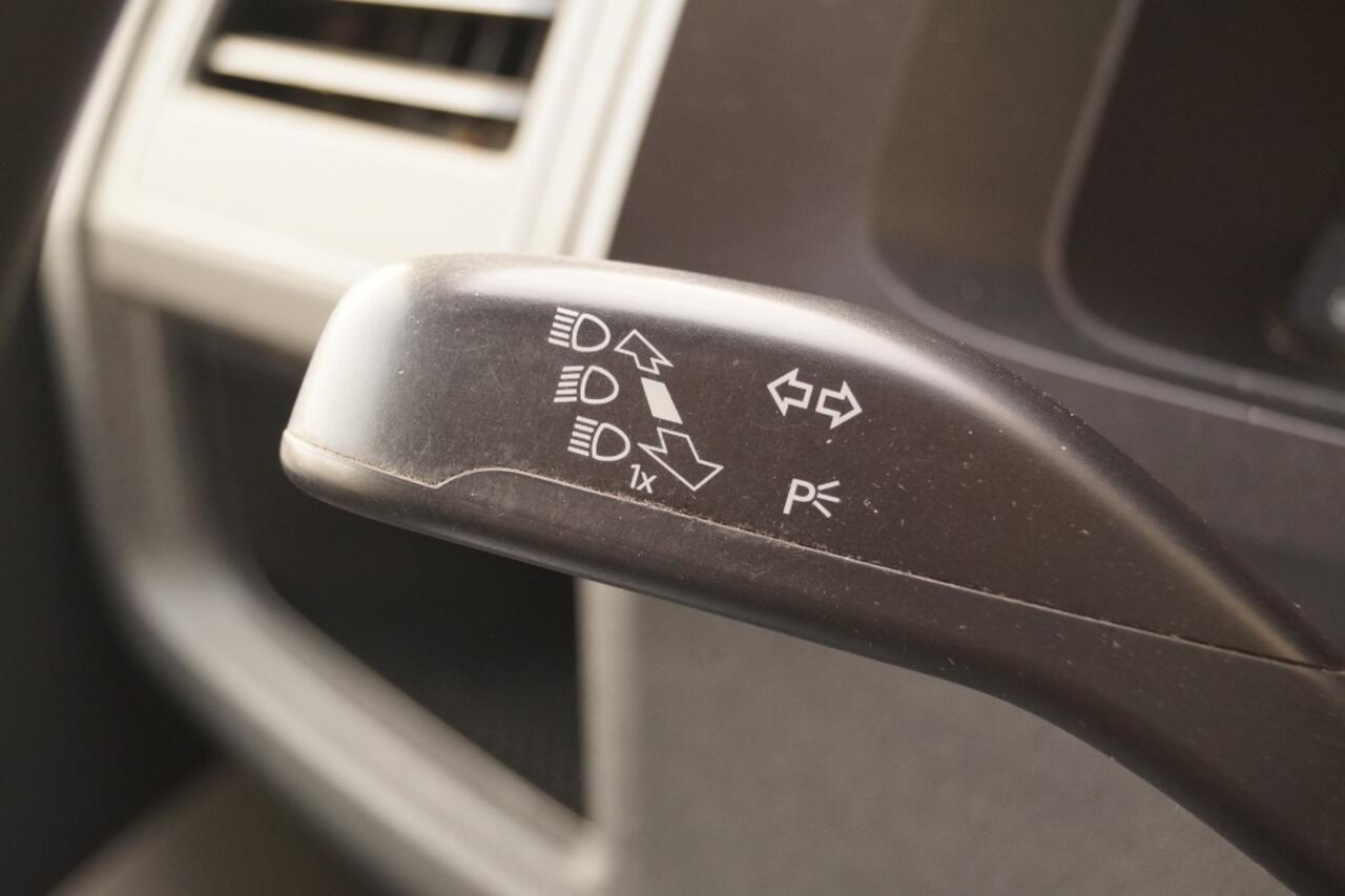 Volkswagen TRANSPORTER 2.0 TDI L1-H1 Comfort -AIRCO-3-persoons-