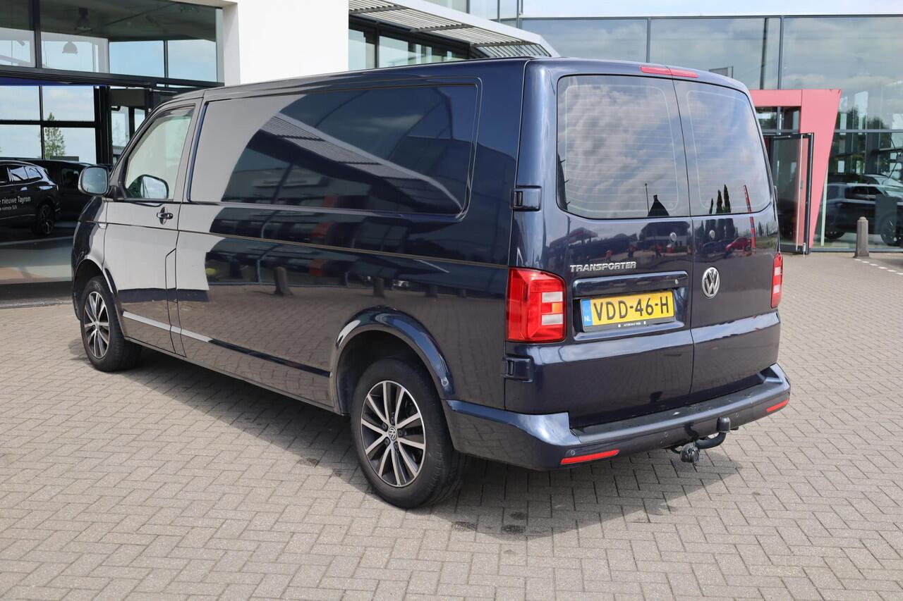 Volkswagen TRANSPORTER 2.0 TDI L2H1 Highline 150PK / 110kW DSG, T-Edition, 17" LMV, navigatie, LED koplampen met grootlichtassistent, achteruitrijcamera (rear view), trekhaak, Executive plus style pakket, adaptieve cruise control (acc), multifunctioneel lederen stuurwiel, acht