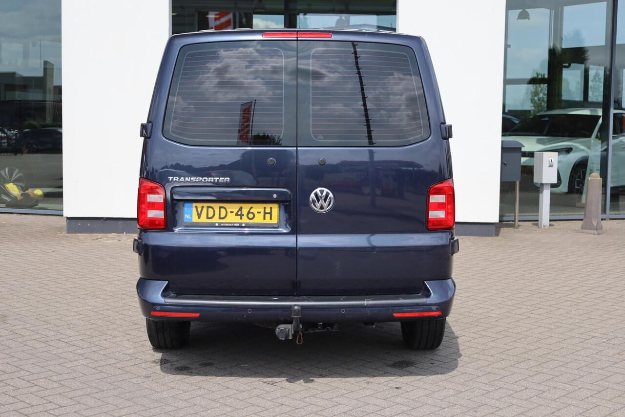 Volkswagen TRANSPORTER 2.0 TDI L2H1 Highline 150PK / 110kW DSG, T-Edition, 17" LMV, navigatie, LED koplampen met grootlichtassistent, achteruitrijcamera (rear view), trekhaak, Executive plus style pakket, adaptieve cruise control (acc), multifunctioneel lederen stuurwiel, acht