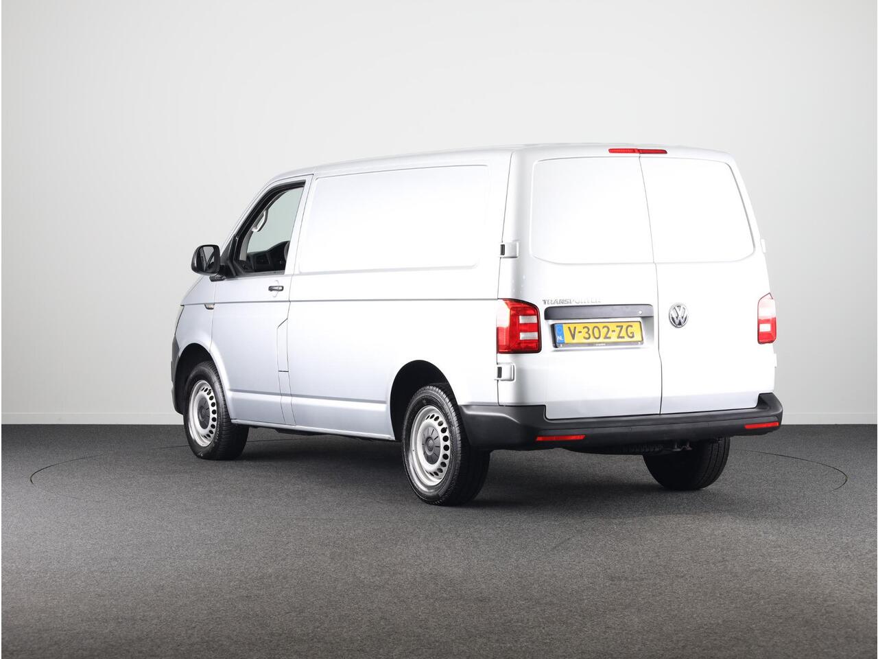 Volkswagen TRANSPORTER 2.0 TDI L1H2 Comfortline 102 pk | Navigatie | Parkeersensoren achter | Cruise control | Airco |