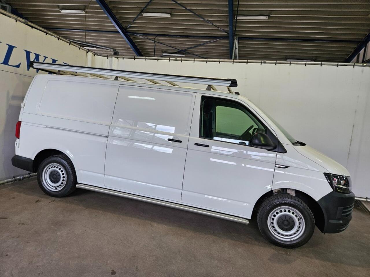 Volkswagen TRANSPORTER 2.0 TDI L2H1 / Trekhaak / Imperiaal / NL Auto