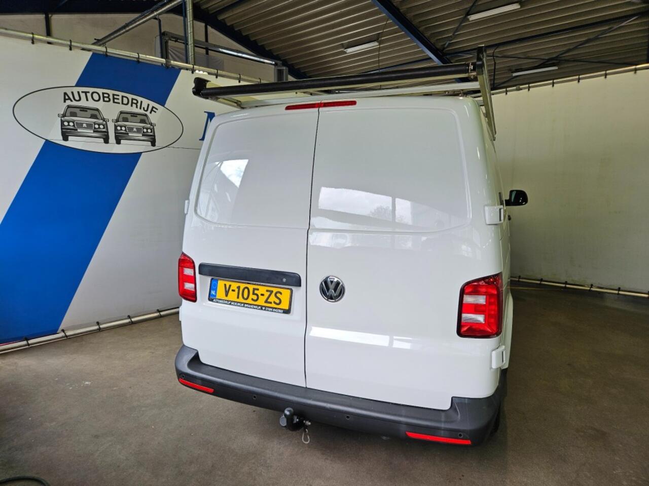 Volkswagen TRANSPORTER 2.0 TDI L2H1 / Trekhaak / Imperiaal / NL Auto