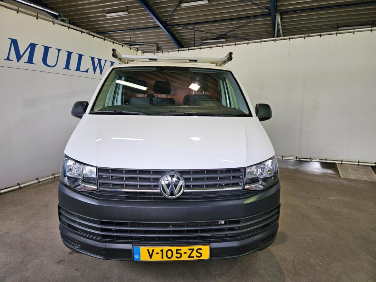 Volkswagen TRANSPORTER 2.0 TDI L2H1 / Trekhaak / Imperiaal / NL Auto