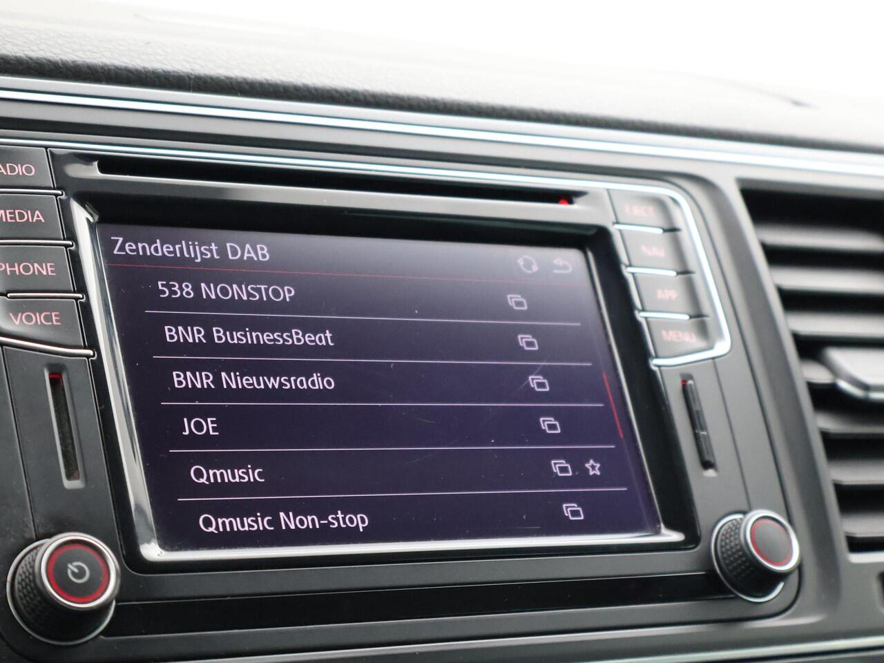 Volkswagen TRANSPORTER 2.0 TDI 150 PK DSG DUBBEL CABINE HIGHLINE + LEDER | CAMERA | LED | CARPLAY | T-EDITION