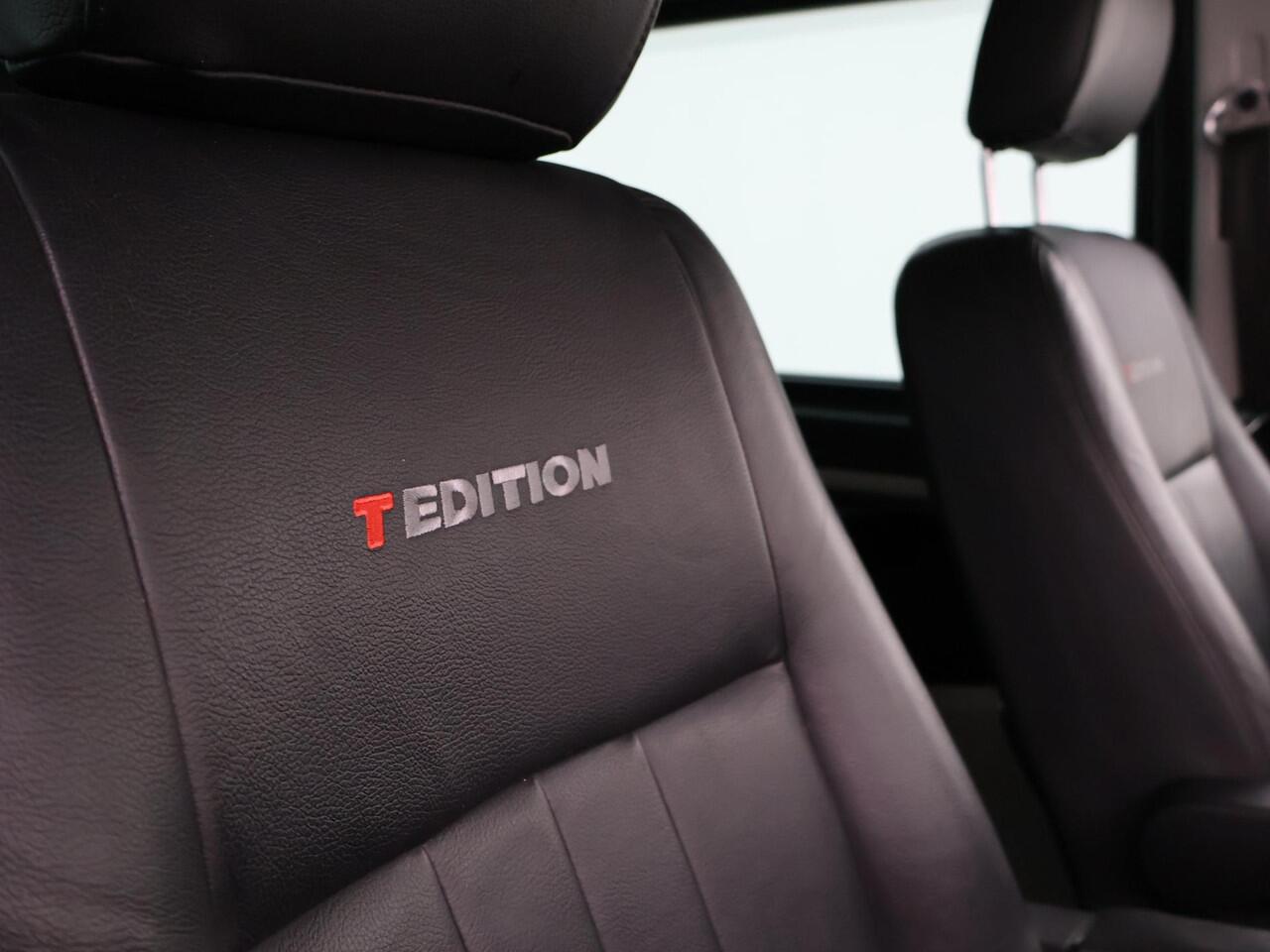 Volkswagen TRANSPORTER 2.0 TDI 150 PK DSG DUBBEL CABINE HIGHLINE + LEDER | CAMERA | LED | CARPLAY | T-EDITION