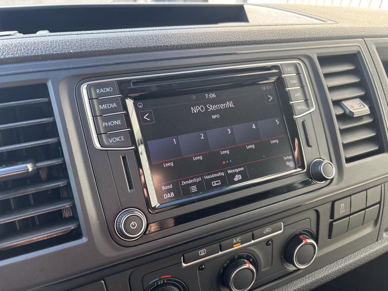 Volkswagen TRANSPORTER 2.0 TDI L2H1 DC*MARGE*NAVI*CRUISE*A/C*TEL*BTW VRIJ