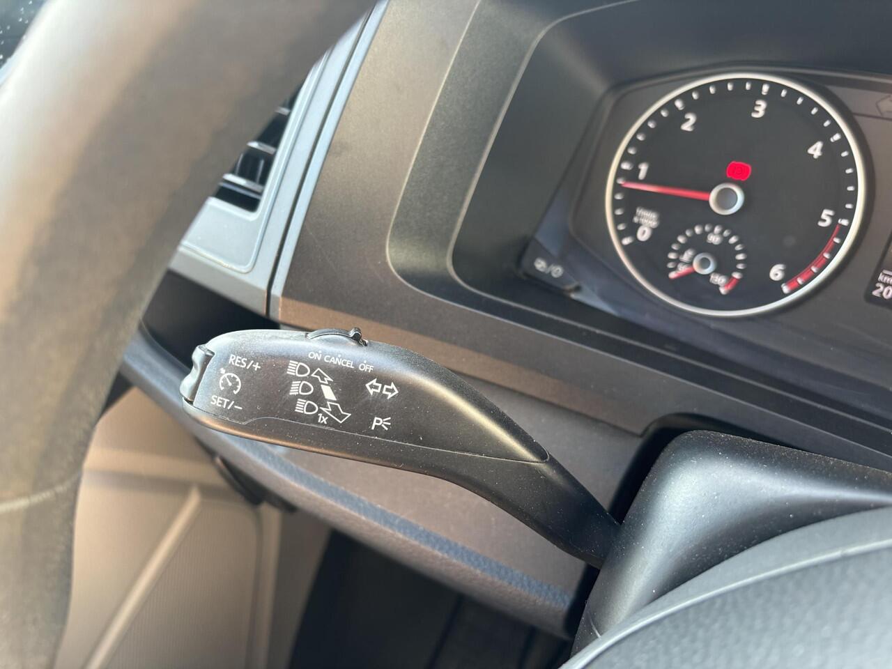 Volkswagen TRANSPORTER 2.0 TDI L2H1 DC*MARGE*NAVI*CRUISE*A/C*TEL*BTW VRIJ