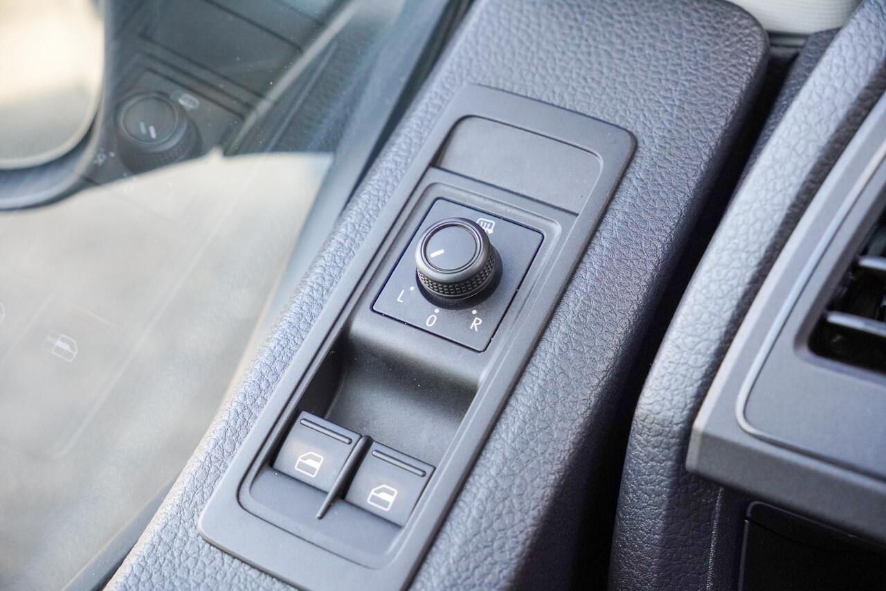 Volkswagen TRANSPORTER 2.0 TDI 150PK DSG L2H1 DUB/CAB Trekhaak 6-Zits