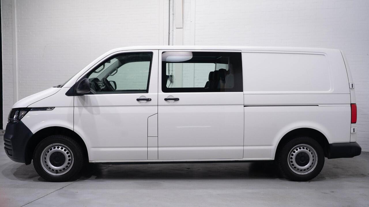 Volkswagen TRANSPORTER 2.0 TDI 110 pk L2 Dubbel Cabine 2x Schuifdeur NAP, Trekhaak, Airco, Cruise Control, 5-Zits, 1e Eigenaar